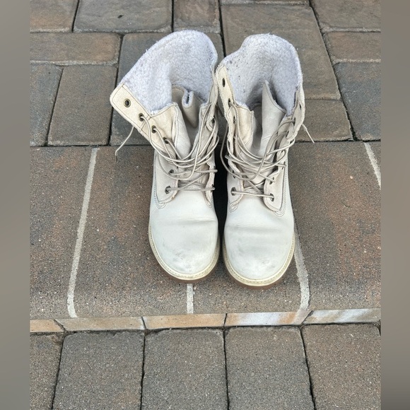 Timberland Cream Heeled Boots - Picture 1 of 7